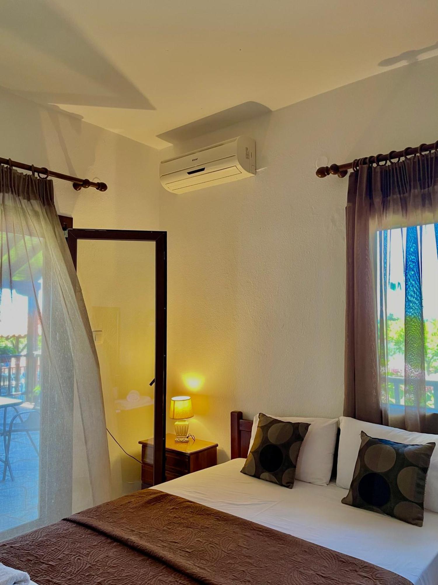 Anna Dani Apartments Вурвуру Екстериор снимка
