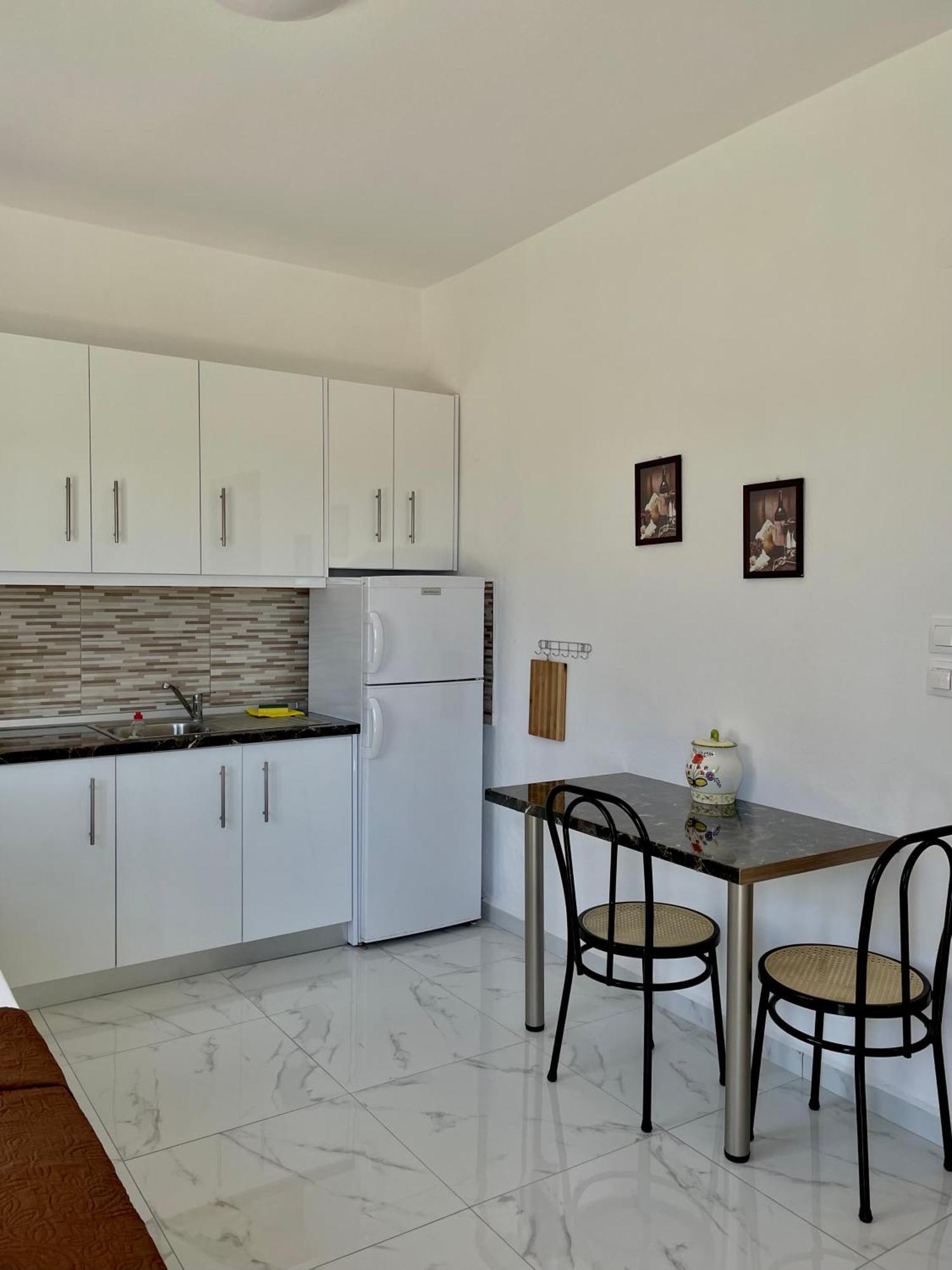 Anna Dani Apartments Вурвуру Екстериор снимка