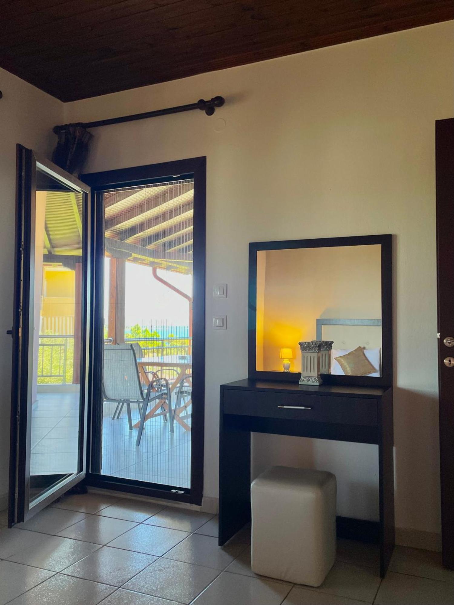 Anna Dani Apartments Вурвуру Екстериор снимка